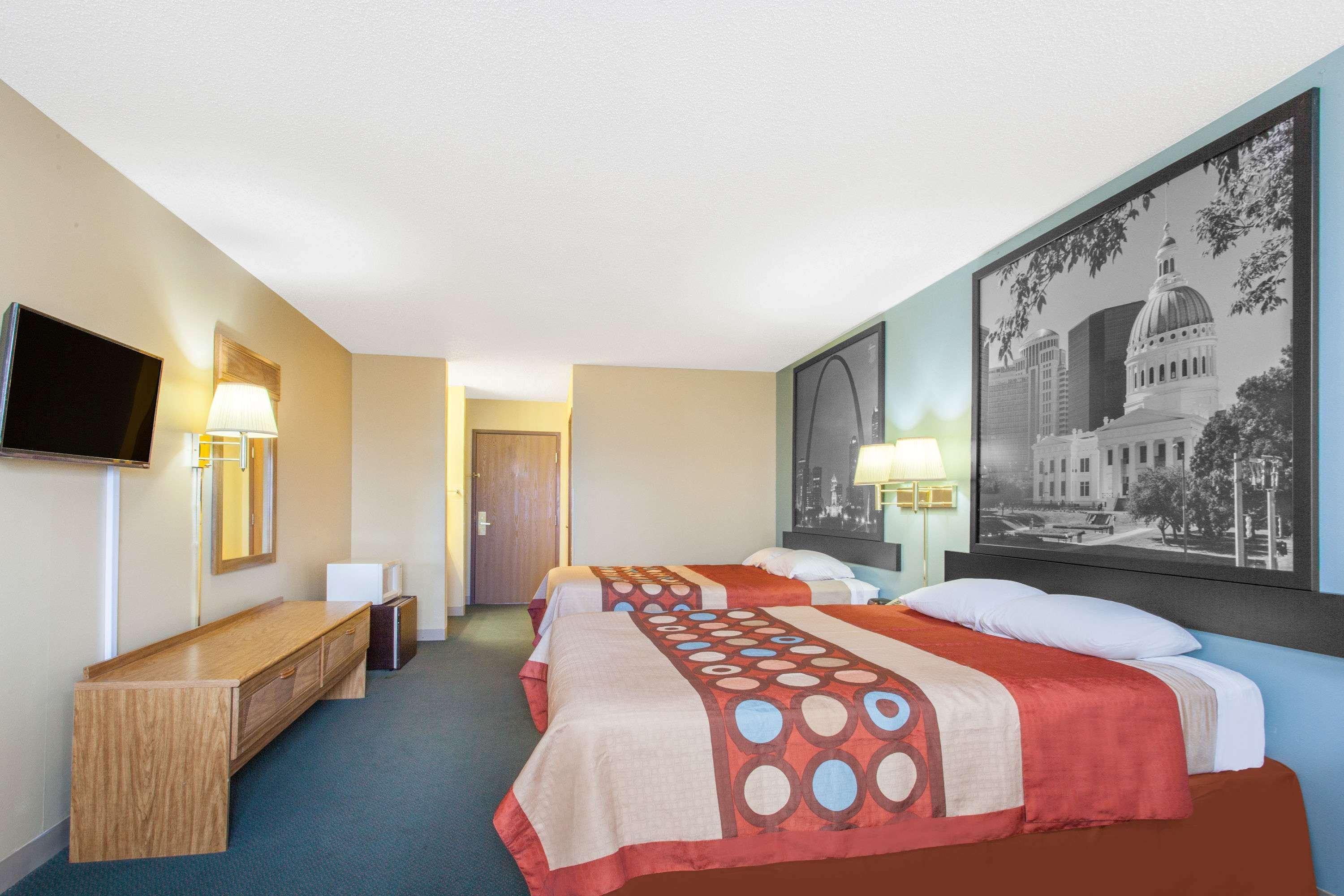 Super 8 By Wyndham Carthage Hotell Eksteriør bilde